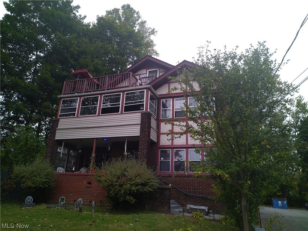 Primary Photo - 280 Fairgreen Ave