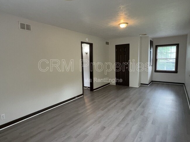 Building Photo - 112 N Green St