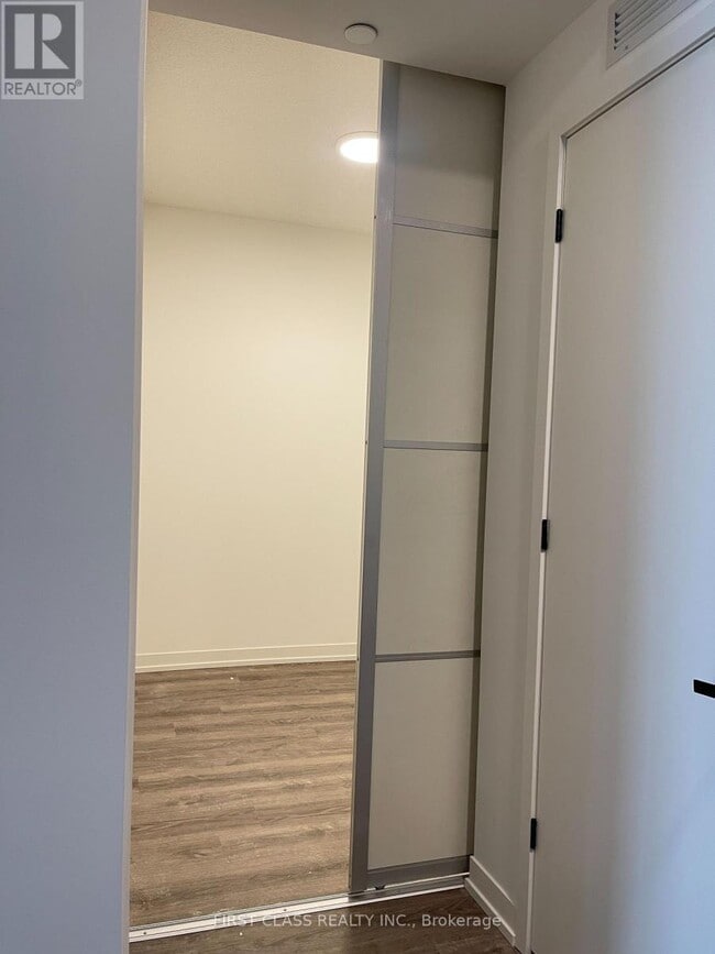 Building Photo - 8 Interchange Wy