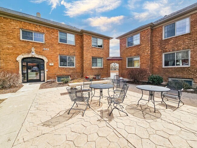 Foto del edificio - University Place Apartments