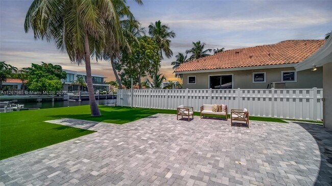 Building Photo - 16418 NE 31st Ave