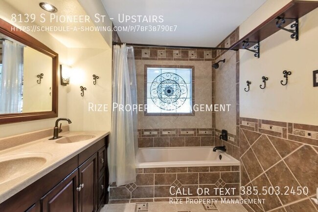Foto del edificio - 8139 S Pioneer St