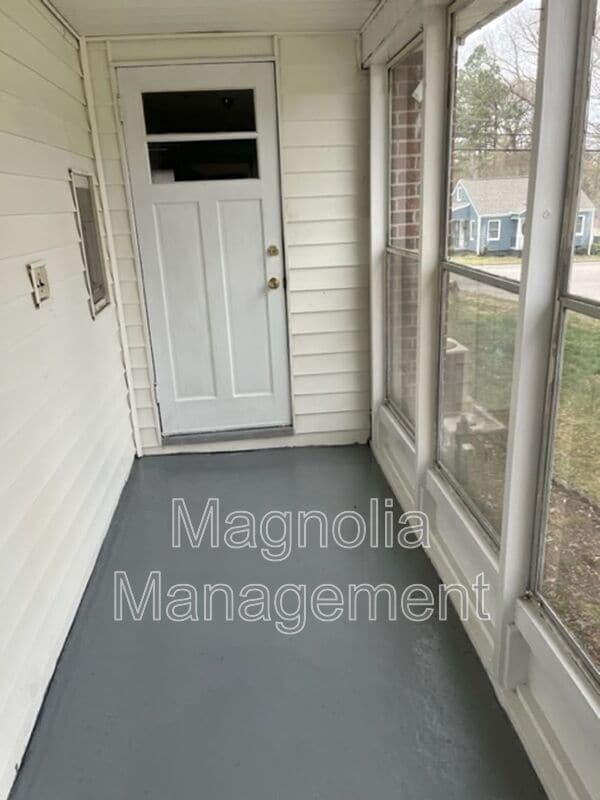 Building Photo - 866 Dabney Dr