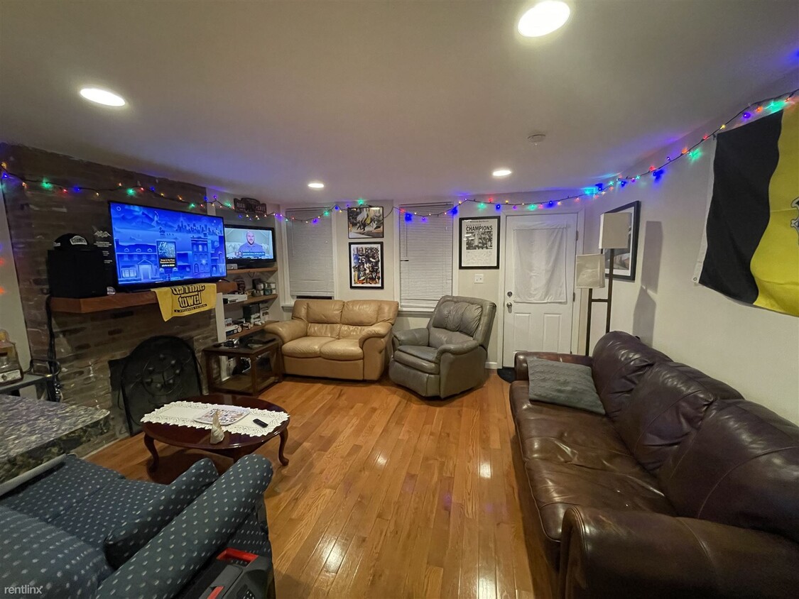 Primary Photo - 4 br, 2.5 bath House - 2619 Jane St