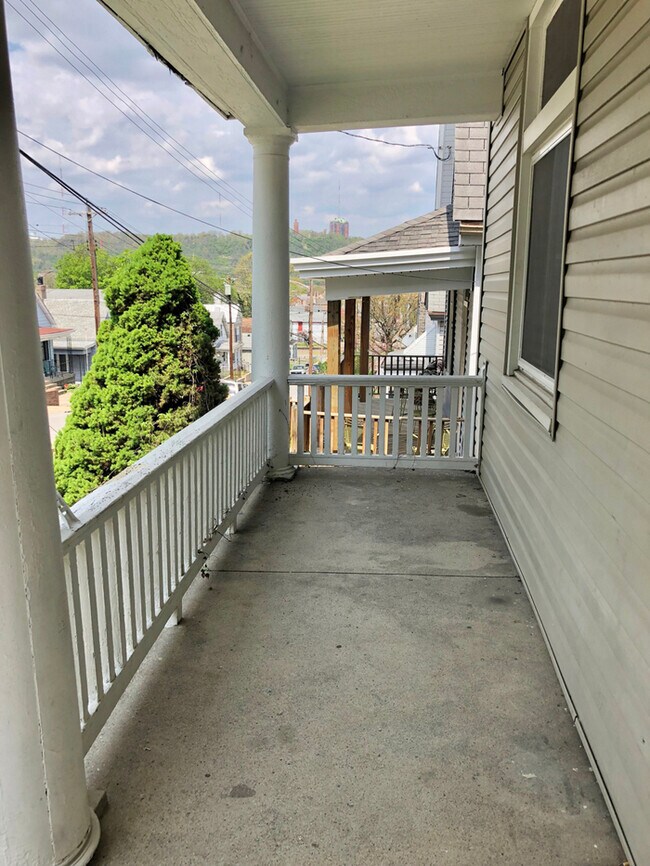 Building Photo - RENT TO OWN This Dayton Ky Home!