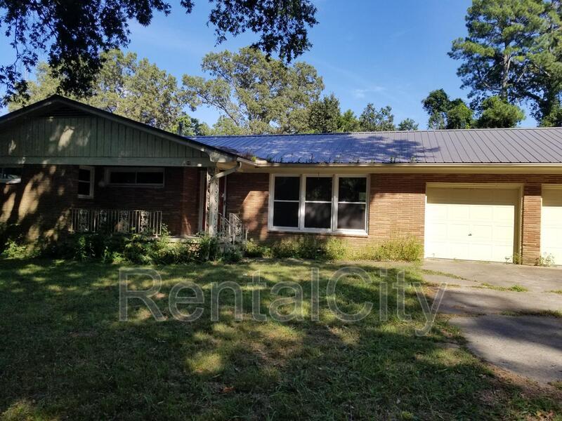 Primary Photo - 16 Twin Oaks Pl