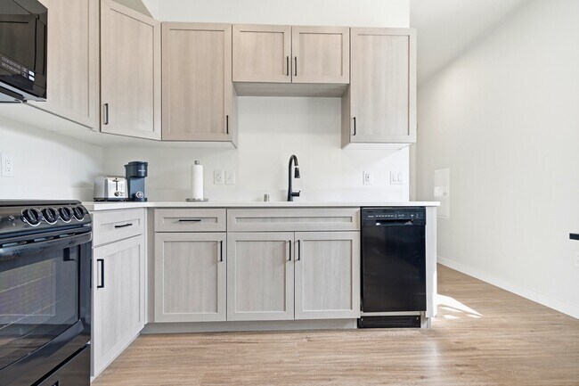 Foto del edificio - 2115 Hummingbird Wy