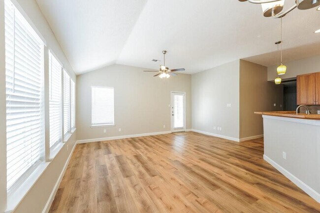 Foto del edificio - 116 Chariss Glen Dr