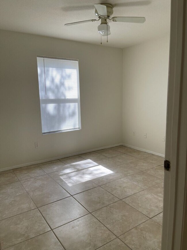 Foto del edificio - Beautiful 1st floor, 3 bedroom/2 bath cond...