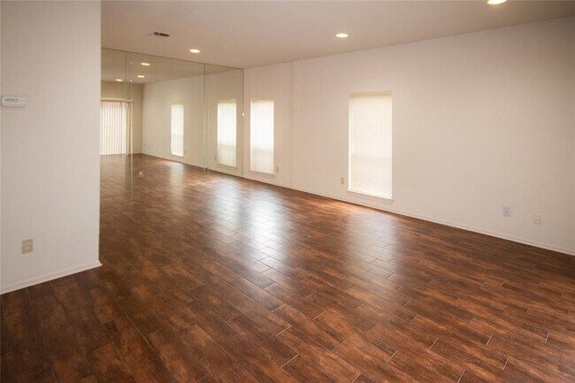 Foto del edificio - 7447 Cambridge St