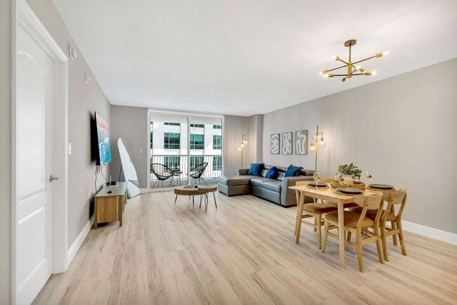 Foto del edificio - 1200 Brickell Bay Dr