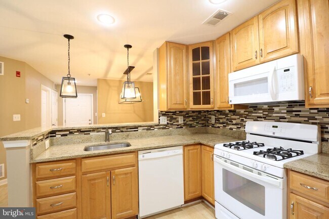 Foto del edificio - 18701 Sparkling Water Dr