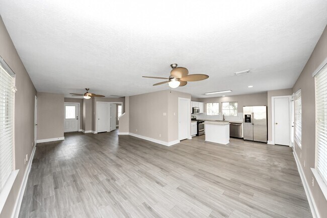 Foto del edificio - 18178 Woodsdale Ct