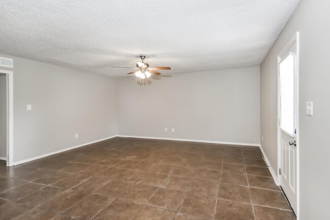 Building Photo - 3512 Chevron Cove