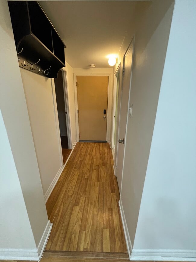 Building Photo - 128 Sabrina Dr