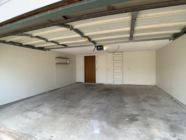 Foto del edificio - 2135 Goodrich Dr
