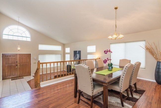 Building Photo - 5 br, 2.5 bath House - 2801 Via Bel Mondo St