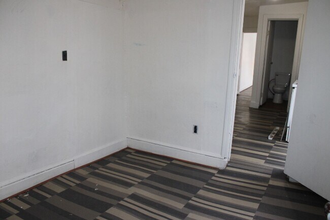 Foto del edificio - 128 S Main St