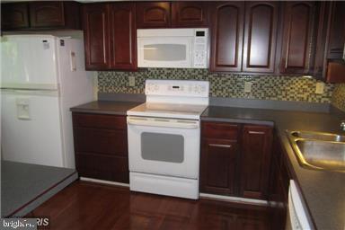 Foto del edificio - 2941 Paddock Wood Ct