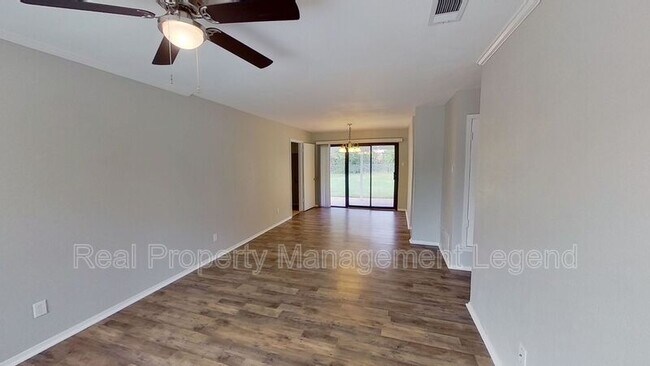 Foto del edificio - 717 E Martin Ln