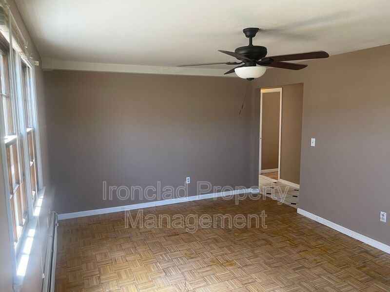 369371 Tolland St Unit Floor 1, East Hartford, CT 06108 Condo for