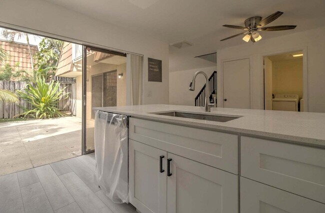 Foto del edificio - 593 Green Springs Pl