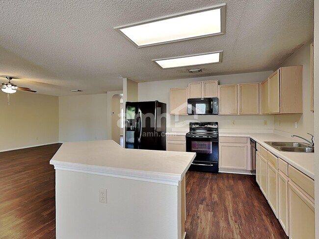 Foto del edificio - 438 Terra Cotta