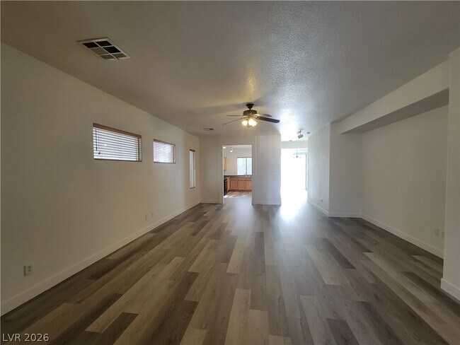 Foto del edificio - 3274 Bronze Leaf St