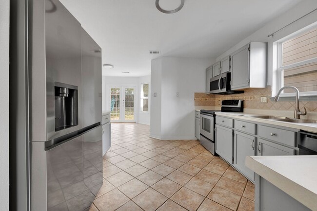 Building Photo - Charming 3-Bedroom Home in San Antonio’s N...