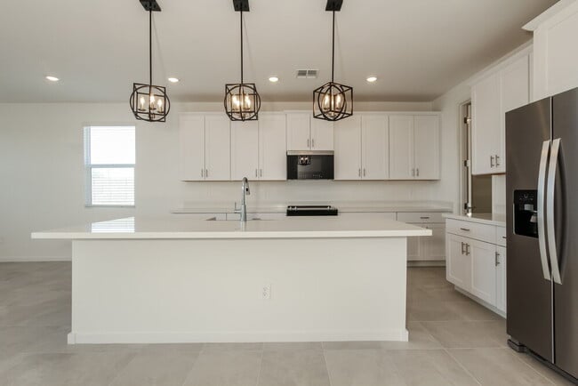 Building Photo - 5440 S 245th Ave