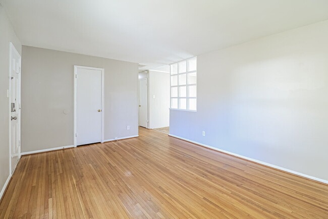 Building Photo - 3515 Archer Ave