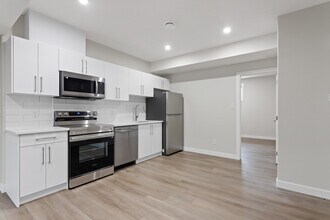 Building Photo - 6637-6646 46 Ave