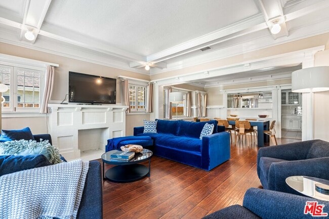 Building Photo - 607 N Gramercy Pl