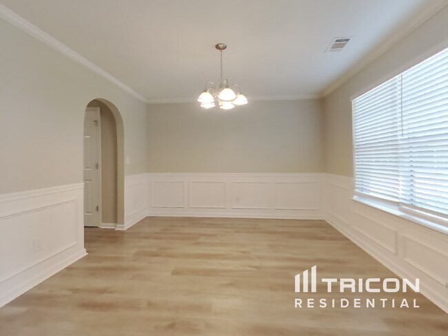 Building Photo - 6861 Estepona St