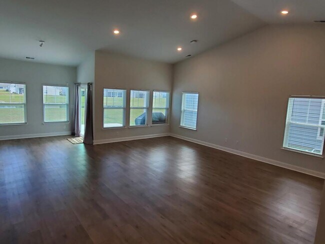 Building Photo - 711 Little Fawn Way
