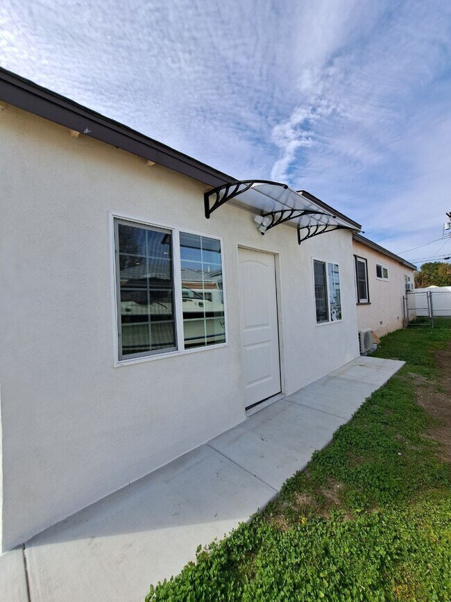 Foto del edificio - 19841 Kittridge St