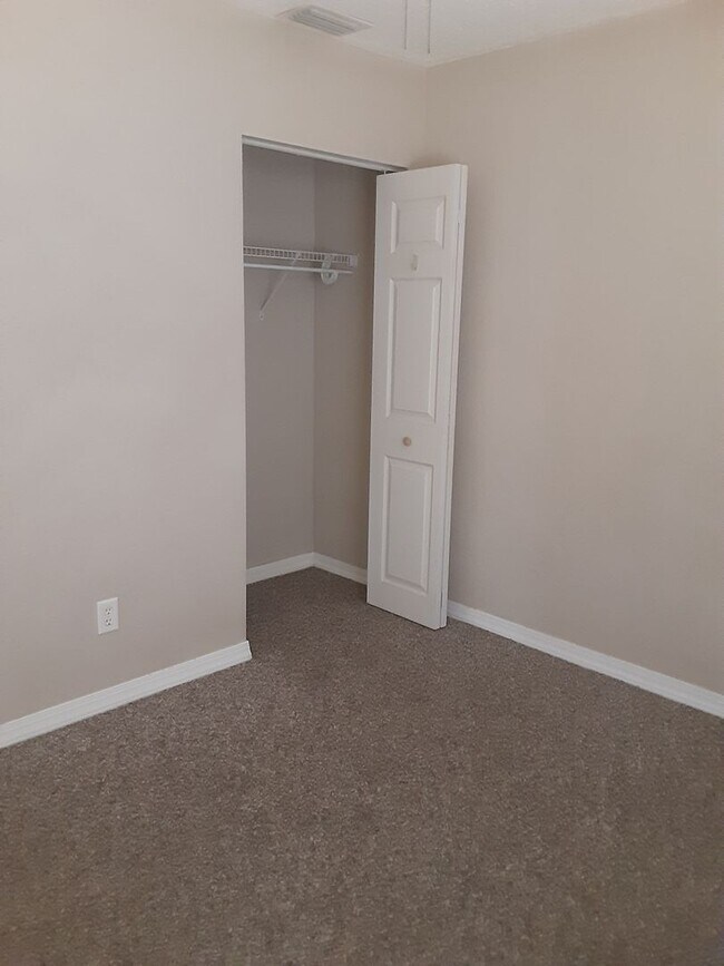 Foto del edificio - 3365 Normandy Dr