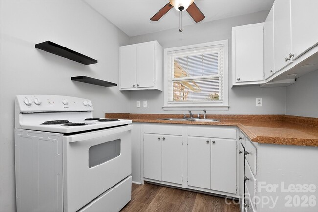 Foto del edificio - 4230 Castleton Rd