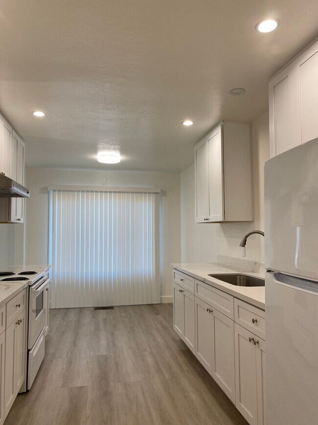 1793617938 Redwood Rd Unit 17938 Redwood Road (LO), Castro Valley, CA