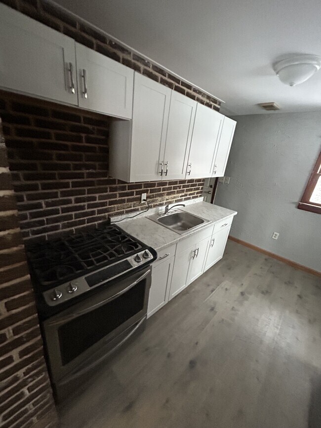 Foto del edificio - 3203 McGuffey Rd