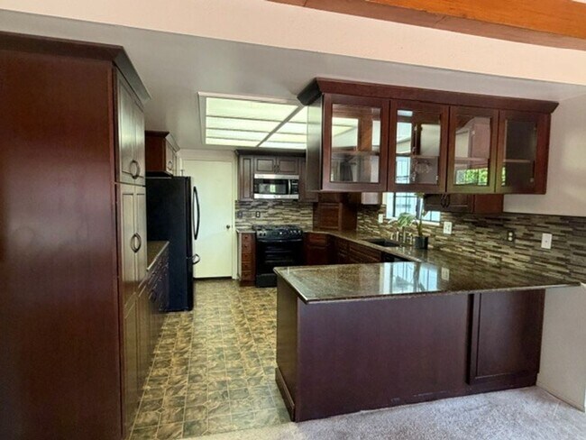 Foto del edificio - Three Bedroom Single Family Home