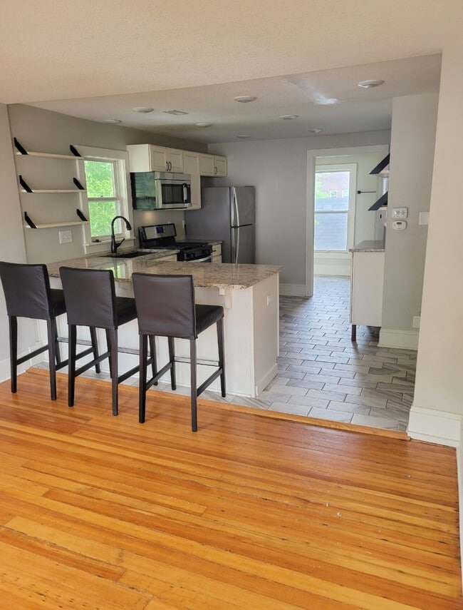Building Photo - 544 36th Duplex