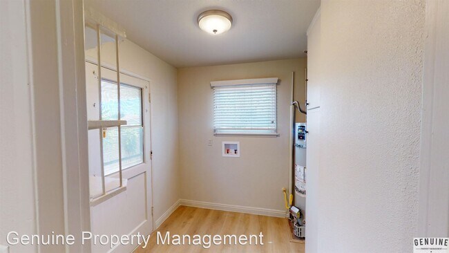 Building Photo - 4 br, 2 bath House - 230 La Plaza Drive
