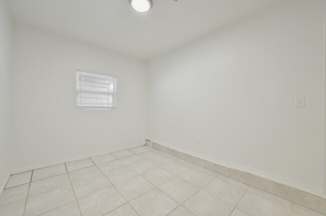 Foto del edificio - 4720 SE 50th St