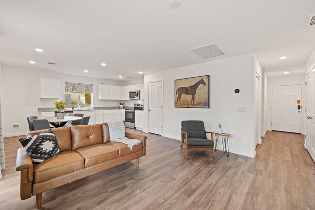 Building Photo - 15763 S Maverick Trail