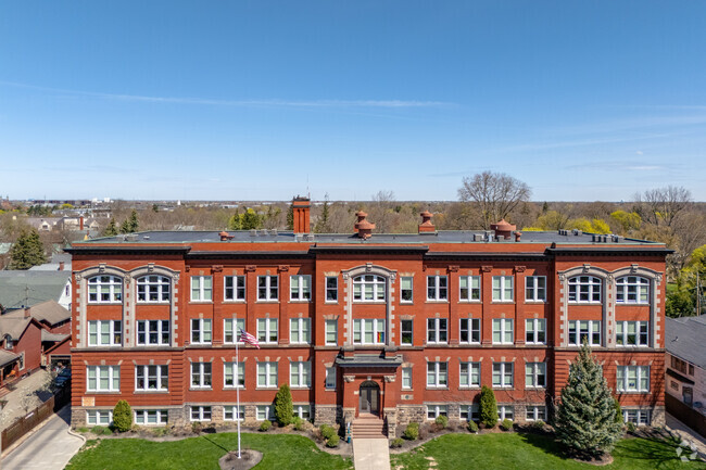Building Photo - 722 W Delavan Ave