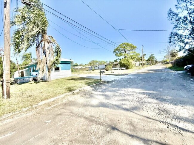 Foto del edificio - 6519 Sandra Dr