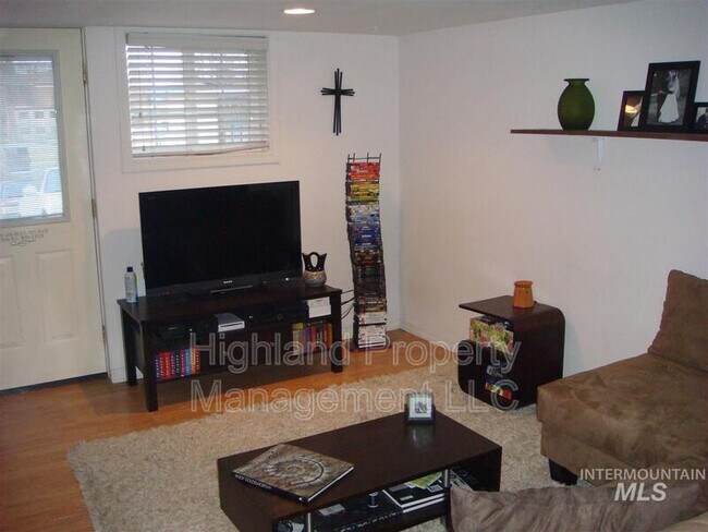 Foto del edificio - 617 Taylor Ave