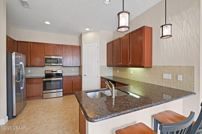 Foto del edificio - 716 Aldenham Ln