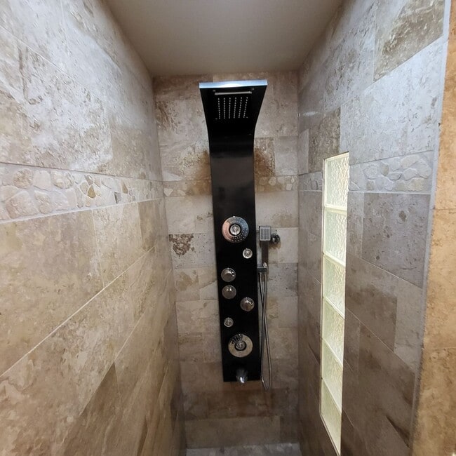 Foto del edificio - Spacious 3-Bedroom Twin Home in Prime Eden...